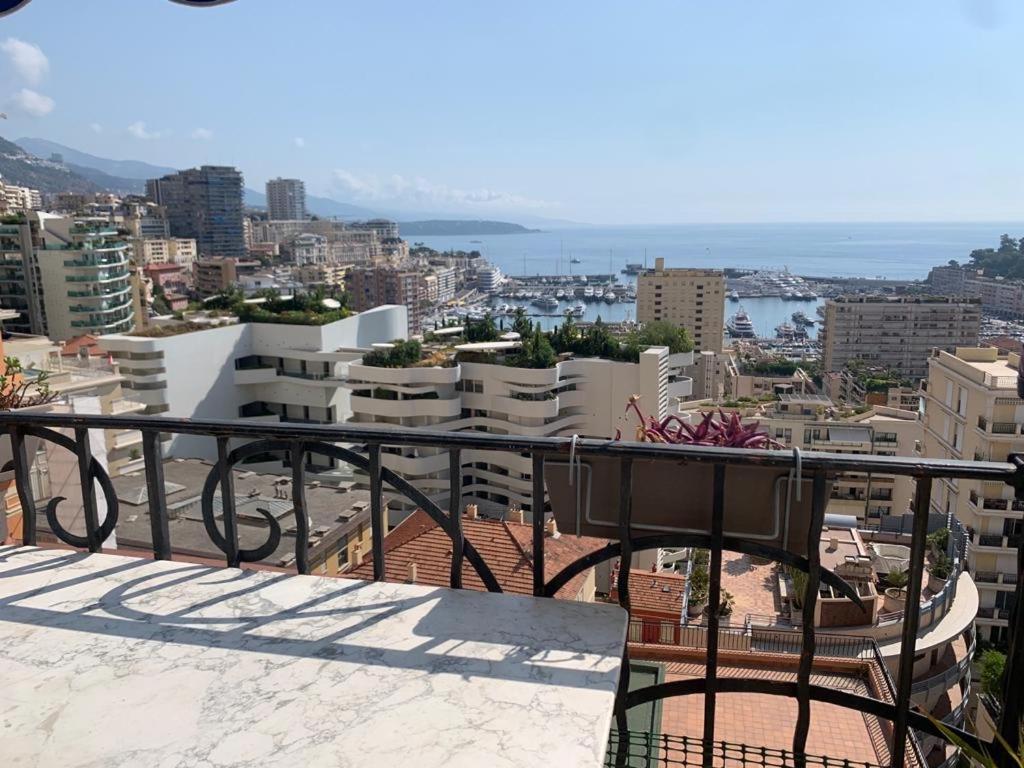 Plein Coeur De Monaco, A 300 Metres A Pied Du Port De Monaco, 4 Pieces Dans Des Escaliers Vue Mer Exceptionnelle Экстерьер фото